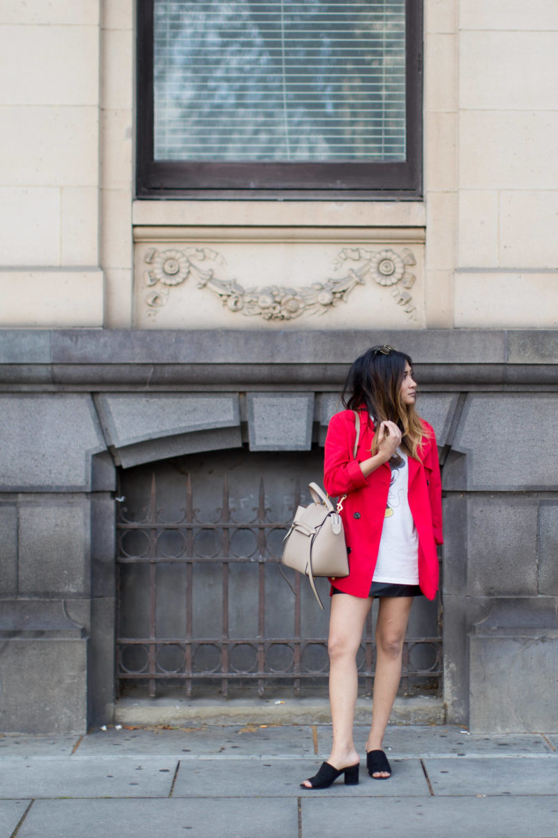 celine_belt_red_coat_city-32